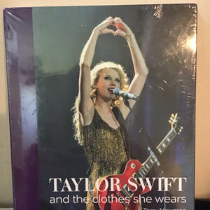 Taylor Swift and the Clothes She Wears Book Hardcover‎ New